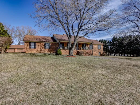 1094 Queen Ann Ct, Forest, VA 24551