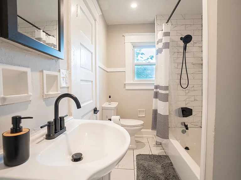 3102 Guilford Ave — Photo 11