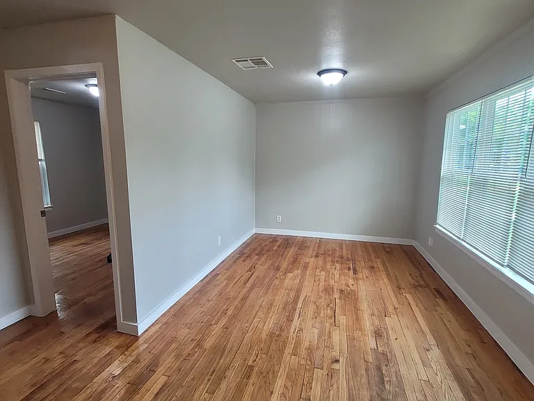 135 Eisenhower Blvd #A — Photo 2