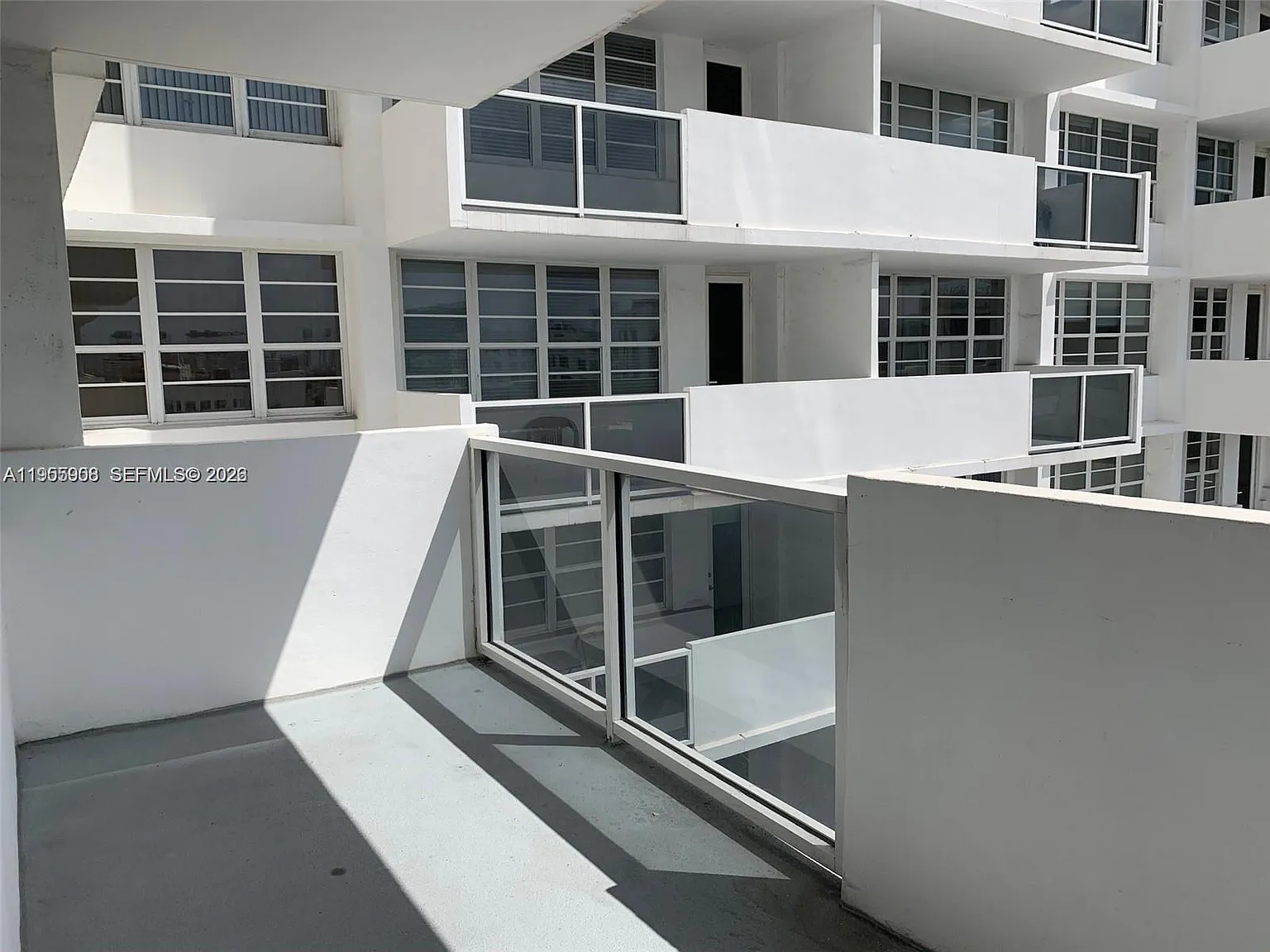 The Decoplage Condo — Photo 2