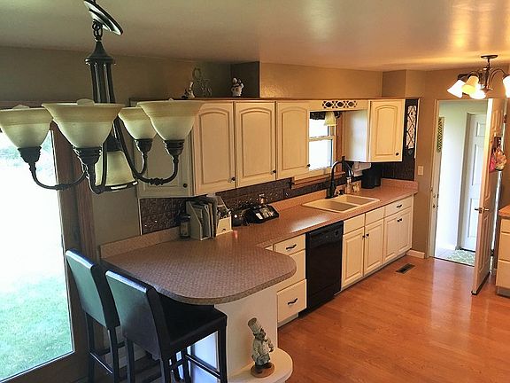 3rd image of 5433 Lorraine Ct