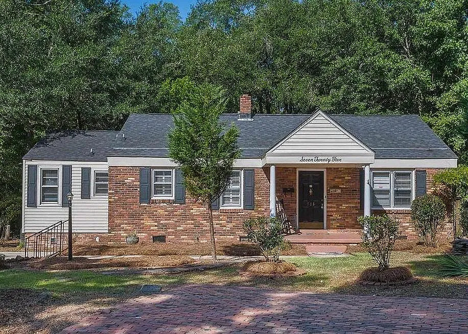 725 Graymont Ave — Photo 1