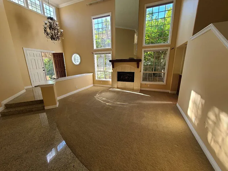 17 Halsey Ave — Photo 2