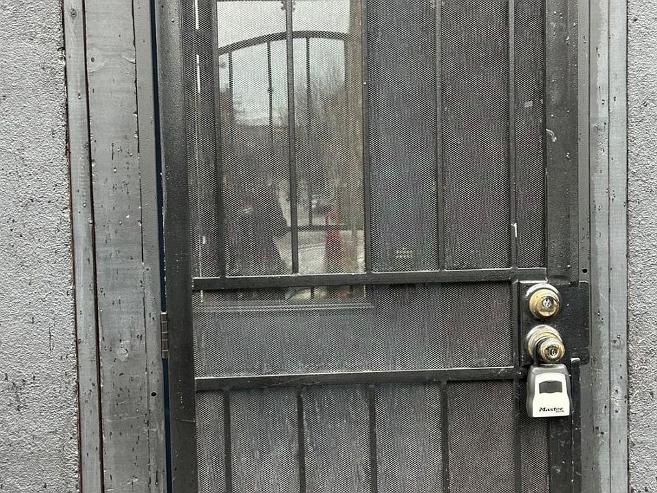 2nd image of 1646 Vine St