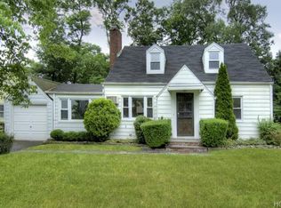 15 Smallwood Pl, N White Plains, NY 10603