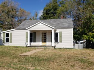32 High St, Mc Ewen, TN 37101