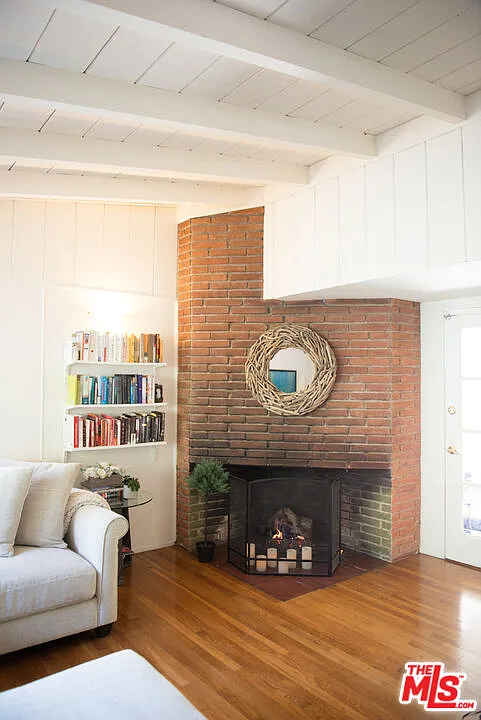 2 bed, 1.0 bath, 916 sqft, $4,750 — Photo 3