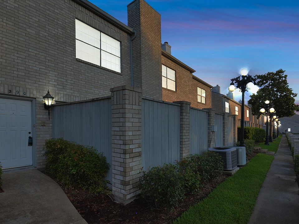 1st image of 290 Wilcrest Dr