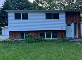 14625 Bainbridge St, Livonia, MI 48154