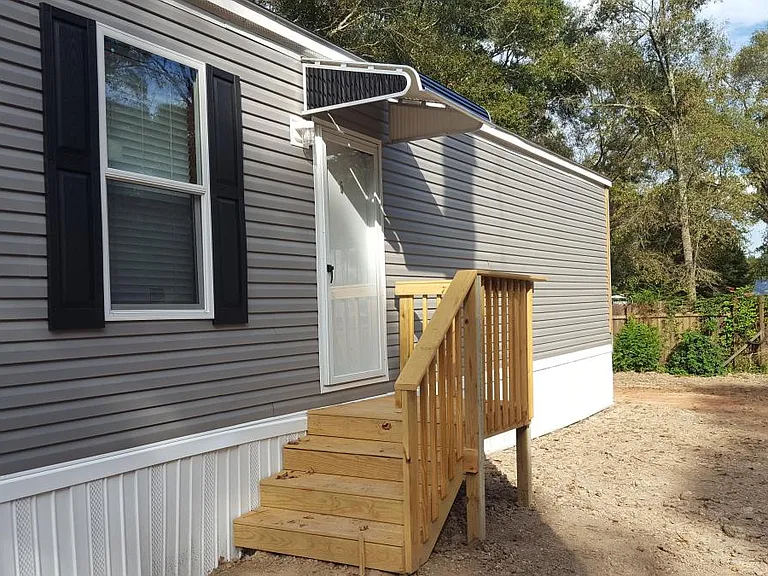 Front Entrance - 4 x 4 Deck with Canopy
