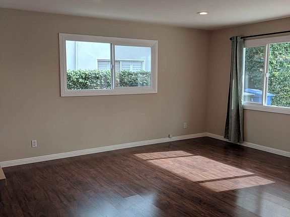 3rd image of 23369 Bassett St