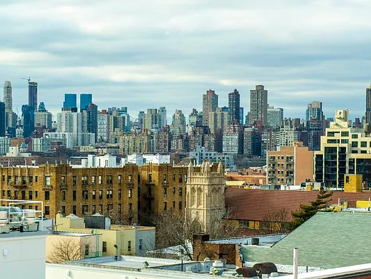 Rented by Bouklis Group | media 9