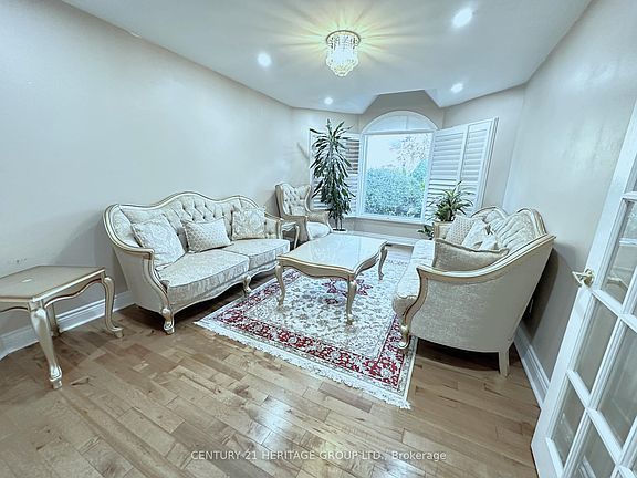 4th image of 192 Covent Cres