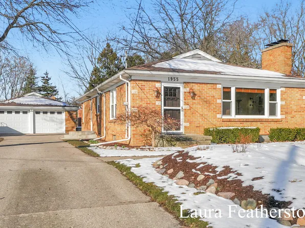 1955 Whitmore Ave NW, Grand Rapids, MI 49534