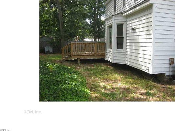 3rd image of 1222 Colony Pines Dr