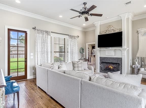3rd image of 10004 Loveland Ct