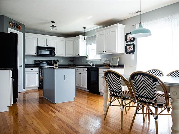 5th image of 6526 Sussex Dr