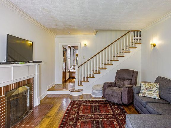 4th image of 1600 Vicklan St