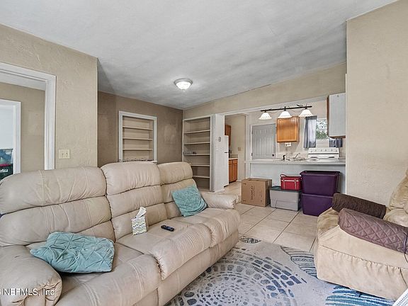 4th image of 6715 BRANDEMERE Road S