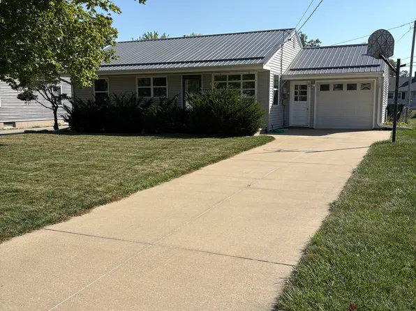 1259 30th St NE, Cedar Rapids, IA 52402