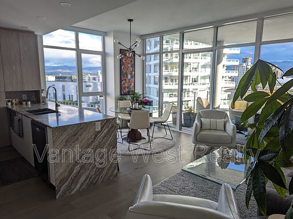 4th image of 1151 Sunset Dr #605