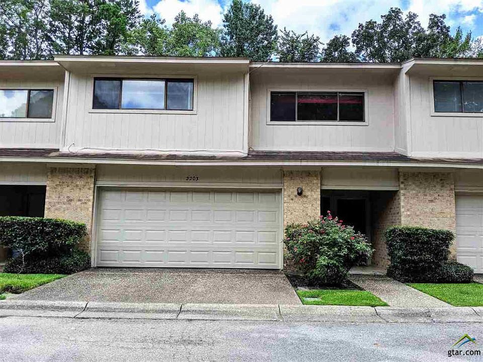 1st image of 2203 Villa Dr