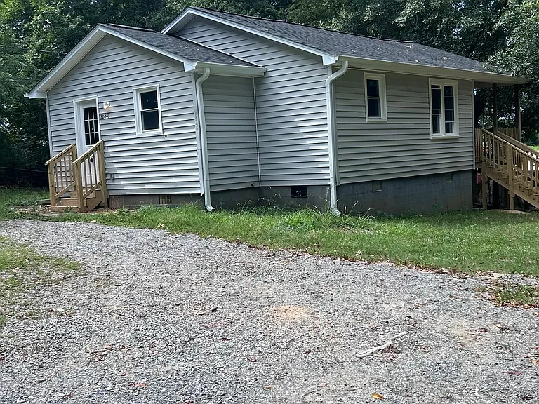 2634 S Calvary St #C — Photo 2