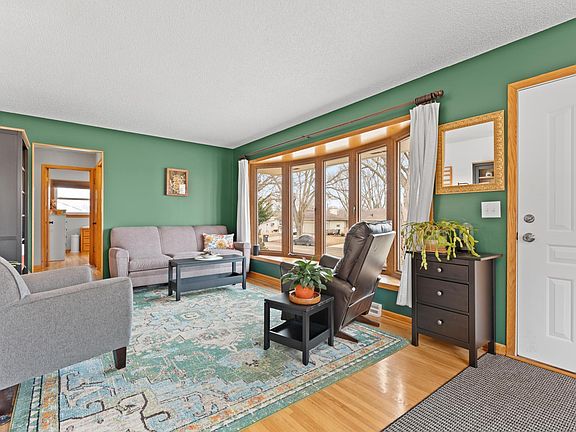 3rd image of 932 24th St NW