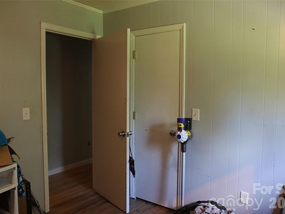 3rd image of 3232 Kingview Pl