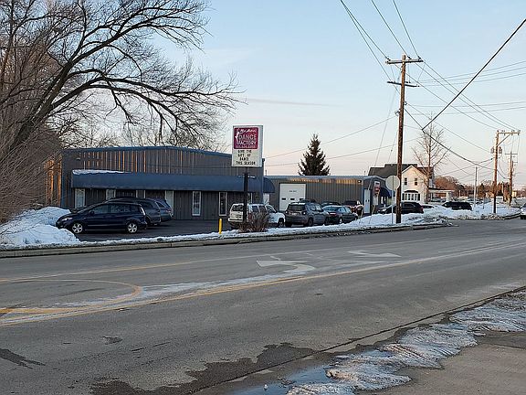 4th image of 630 N Blackhawk Blvd