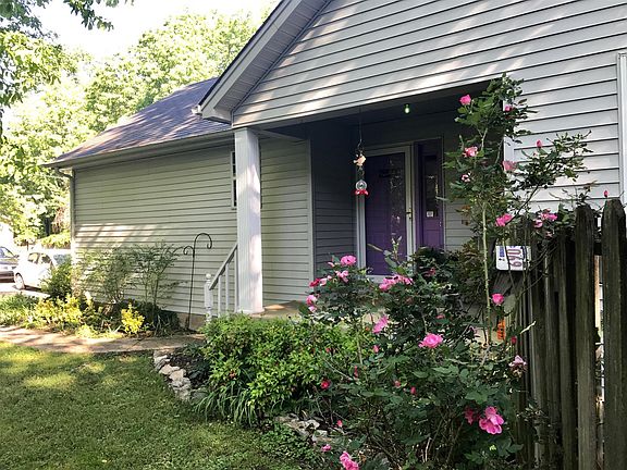 3rd image of 105 Yocum Dr