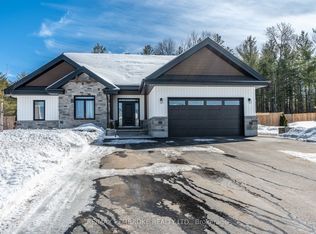 131 Chad St, Petawawa, ON K8H0G9