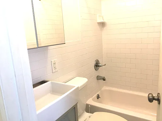 Rented by GPA Realty | media 26