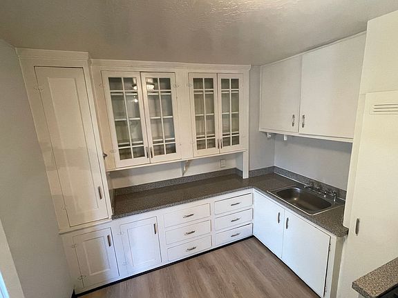 3rd image of 1515 Pine St #4