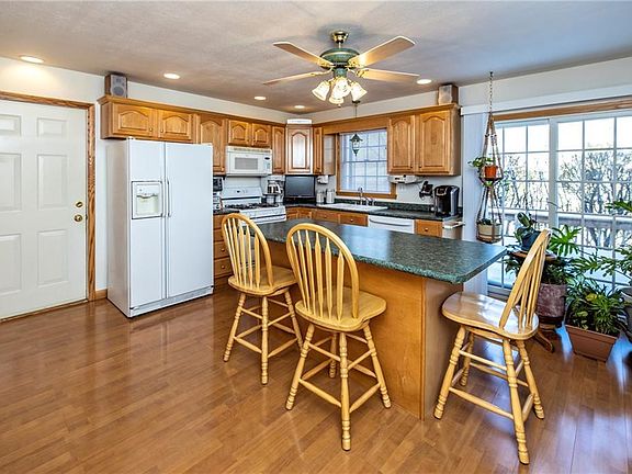 2nd image of 1020 Belleview Dr