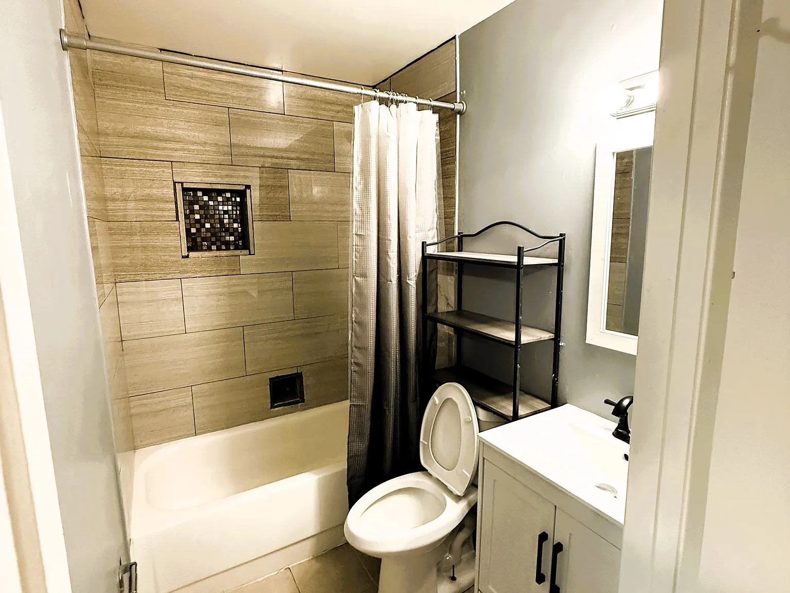 1 bed, 675 sqft, $1,750 — Photo 2