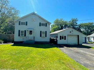 102 Stone Quarry Rd, Halfmoon, NY 12065