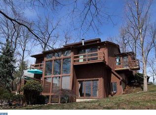 25 Golfview Ln, Reading, PA 19606