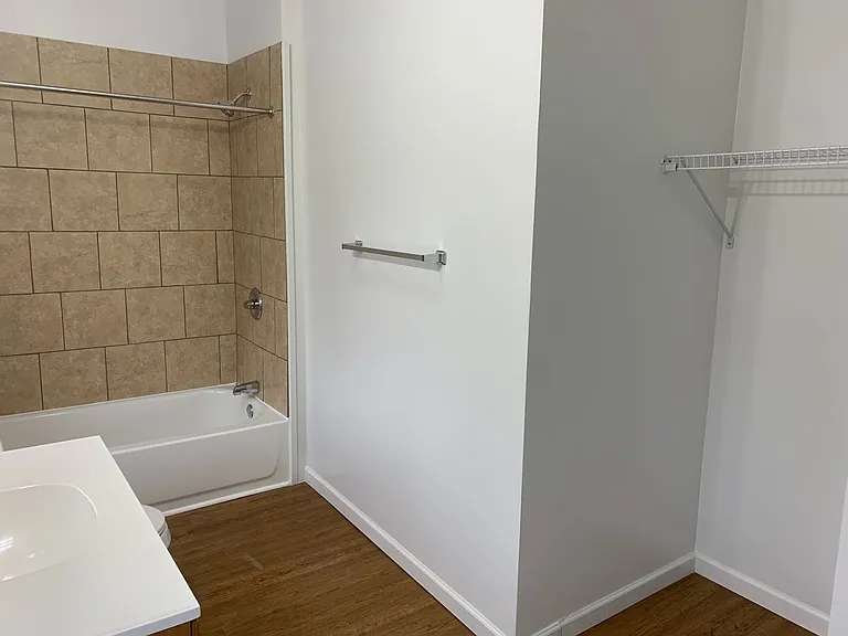 579 Smith St — Photo 12