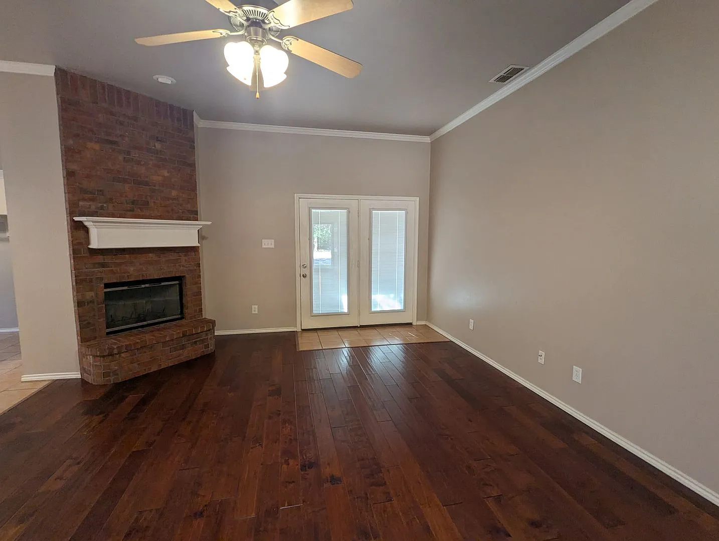Beautiful South Lubbock Home — Photo 3