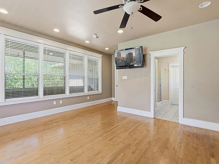 1305 Cometa St — Photo 11