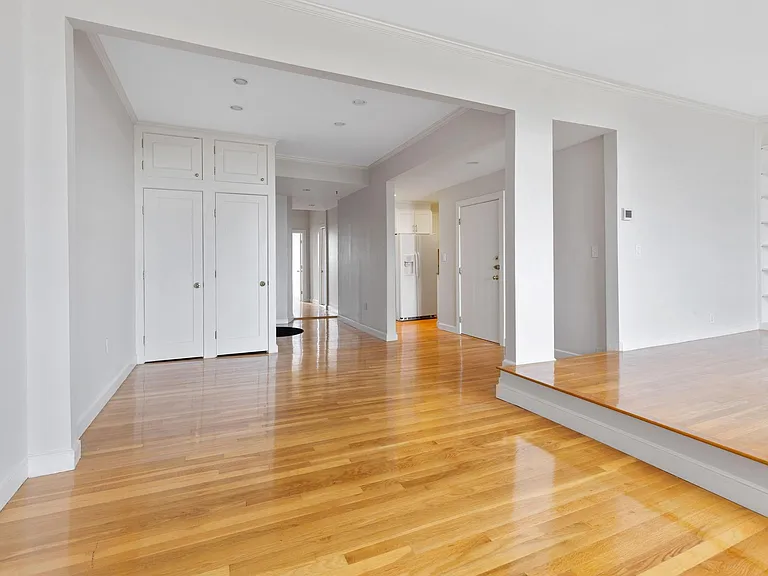122 Beacon St #6 — Photo 7