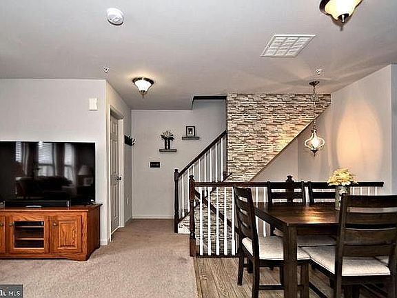 Main Floor - Dining
