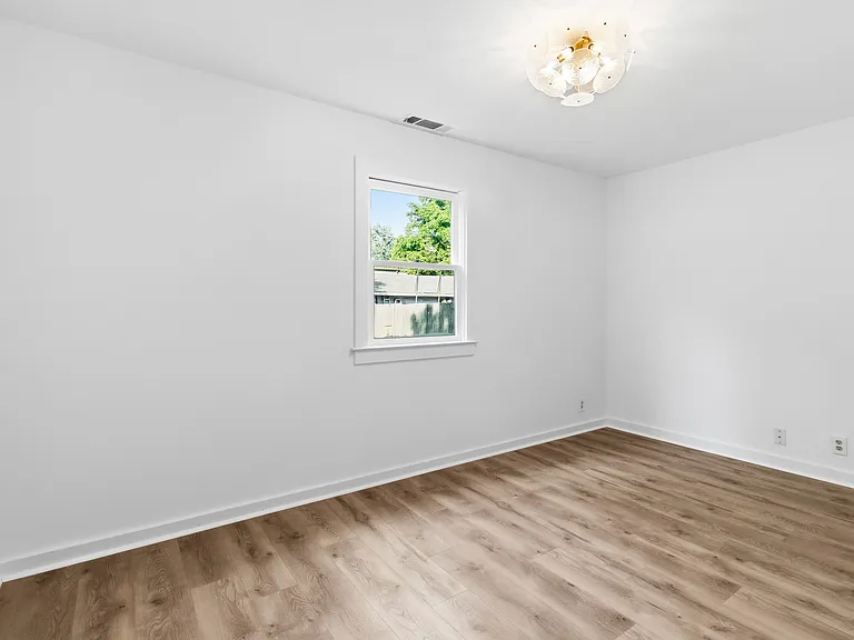 105 Marne Ave — Photo 16