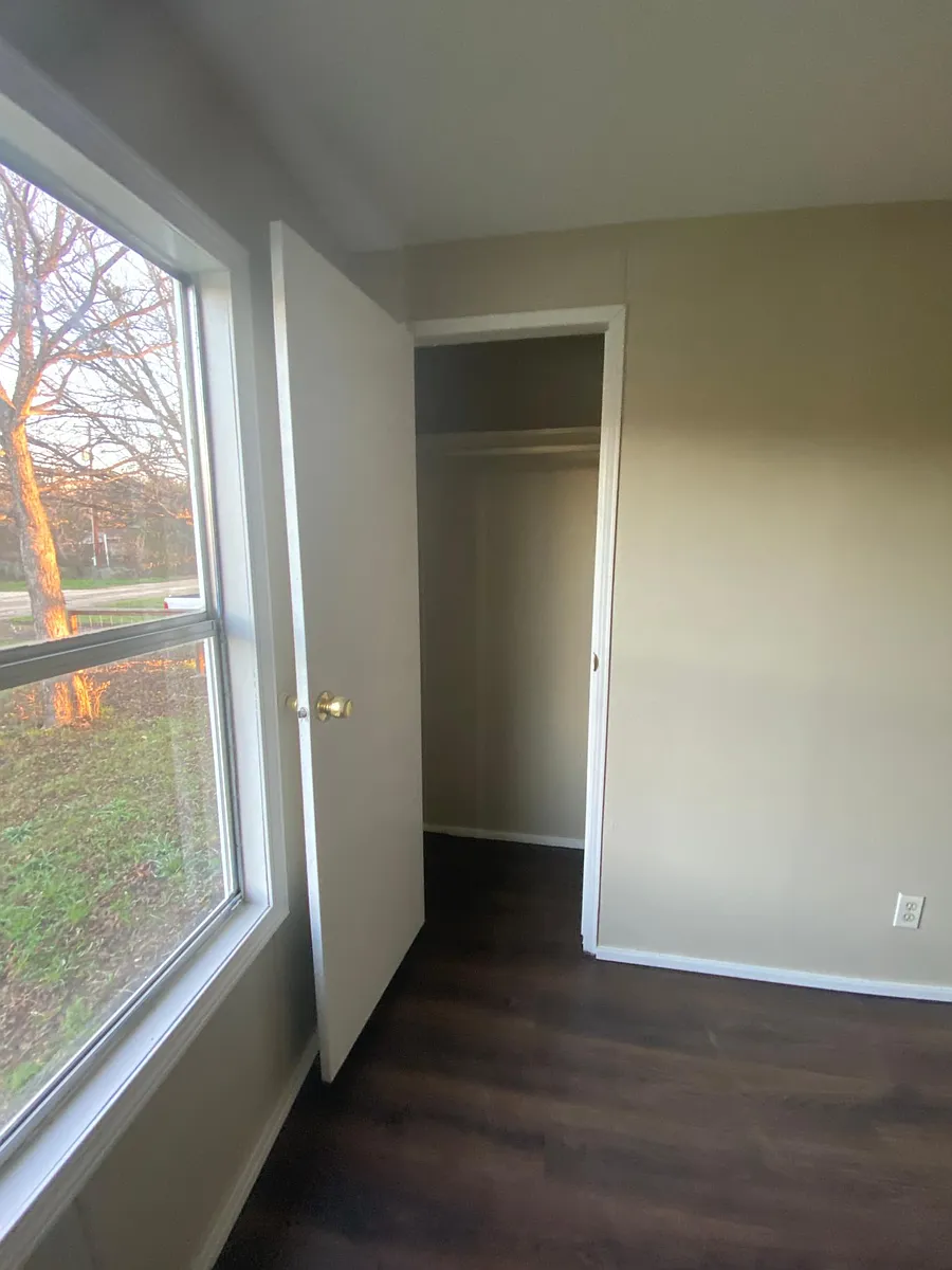 Building Photo - 115 Walts Ln