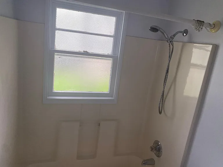 624 Colorado St — Photo 16