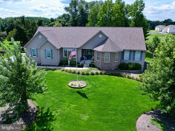 15 Skyline Cir, Sewell, NJ 08080