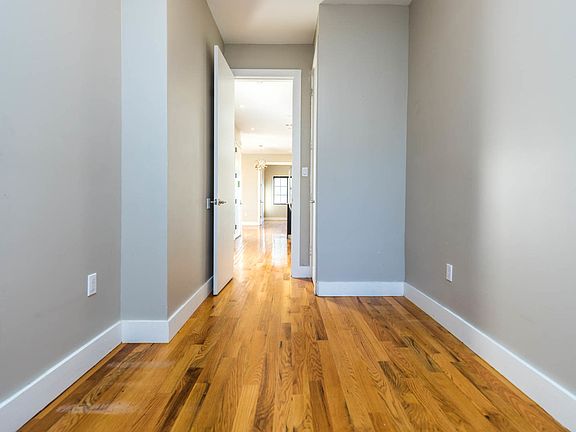 5th image of 17 Garden St #2B