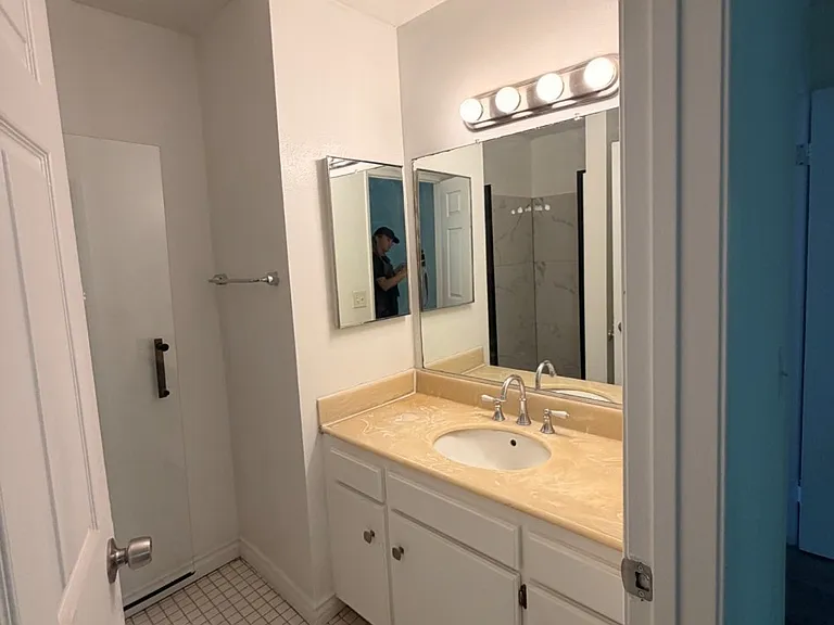 11127 La Maida St #23 — Photo 9