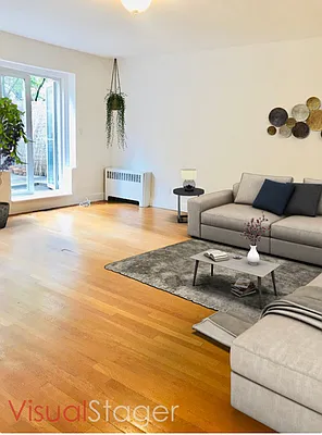 Rented by CitySites Real Estate Group | media 17